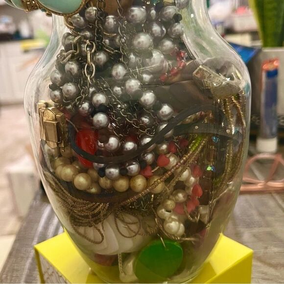 ⚜️ 2-3 LB Closet Special! High-End Luxe Jewelry Lot – Wearable & Repair Glam 🌹 - Picture 6 of 10